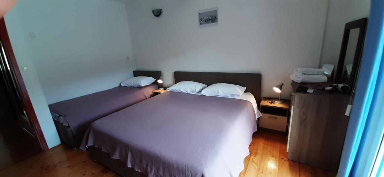 Apartments Lampalo Okuklje ภายนอก รูปภาพ