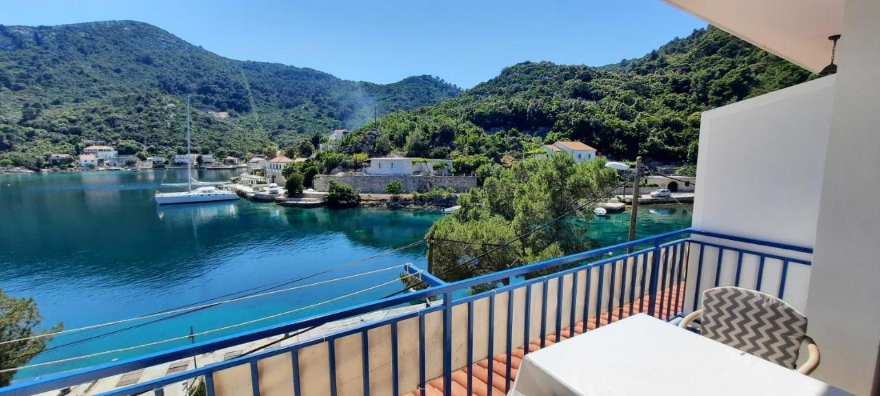 Apartments Lampalo Okuklje ภายนอก รูปภาพ