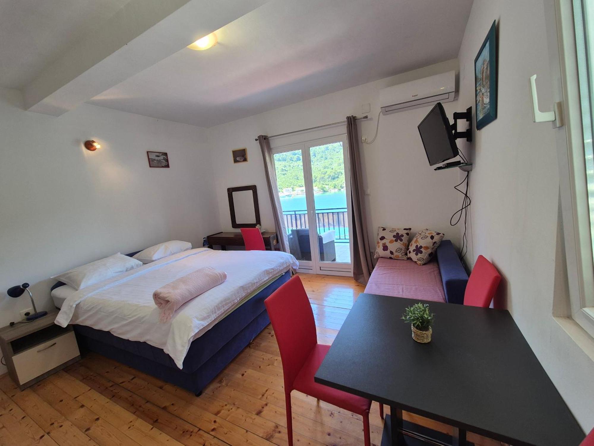 Apartments Lampalo Okuklje ภายนอก รูปภาพ